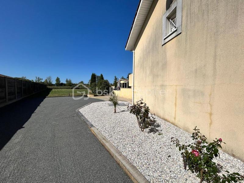 Maison traditionnelle - 201 m² - 7 pièces