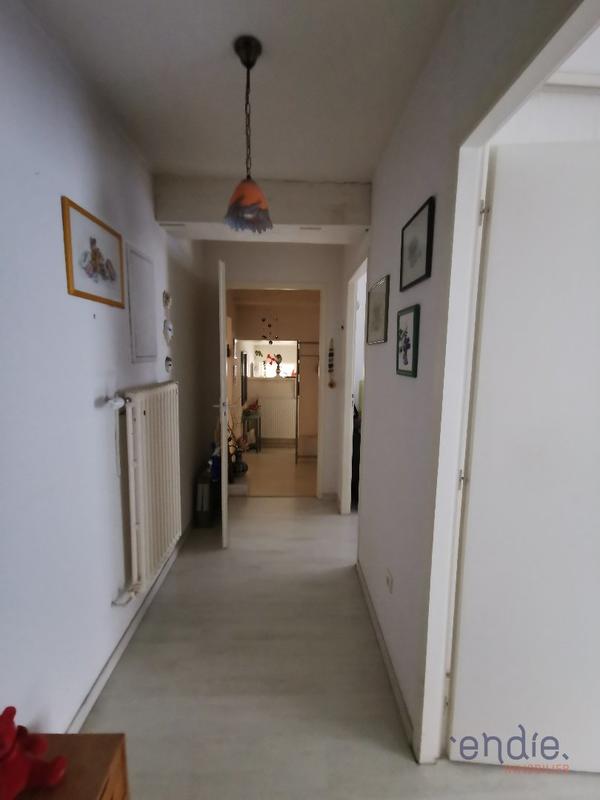 Maison - 300 m² - 8 pièces