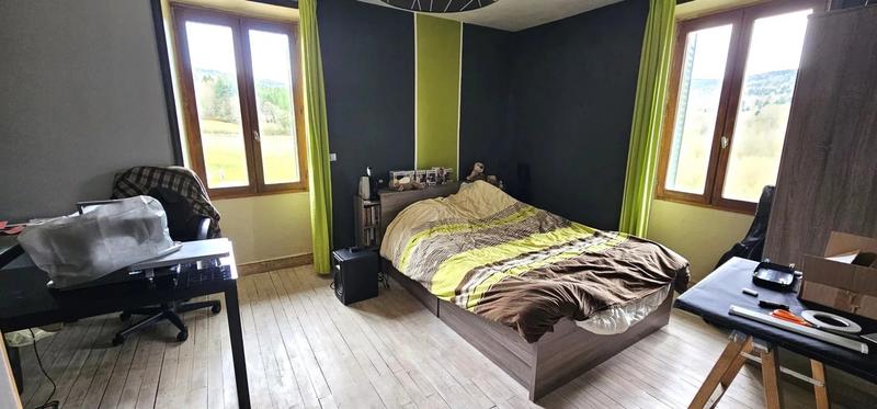 Maison - 240 m² - 6 pièces