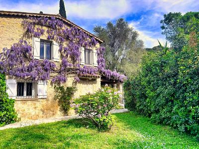 Maison - 210 m² - 8 pièces