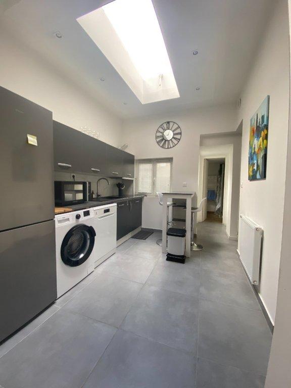 Chambre - 12 m² - 5 pièces