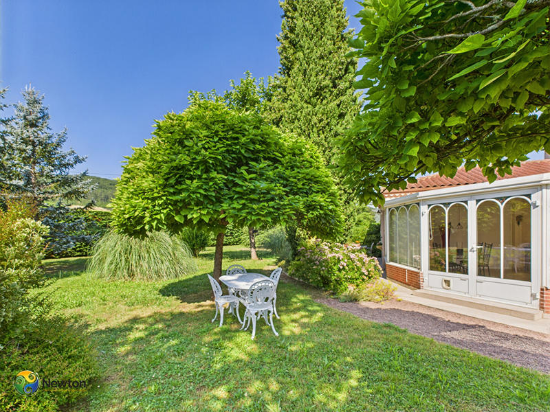 Maison - 260 m² - 9 pièces
