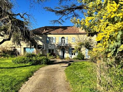 Maison en pierre - 250 m² - 8 pièces