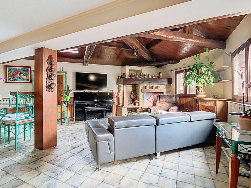 Maison - 198 m² - 7 pièces