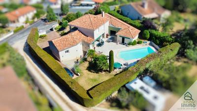 Villa - 240 m² - 7 pièces