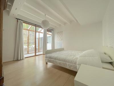 Maison - 210 m² - 6 pièces