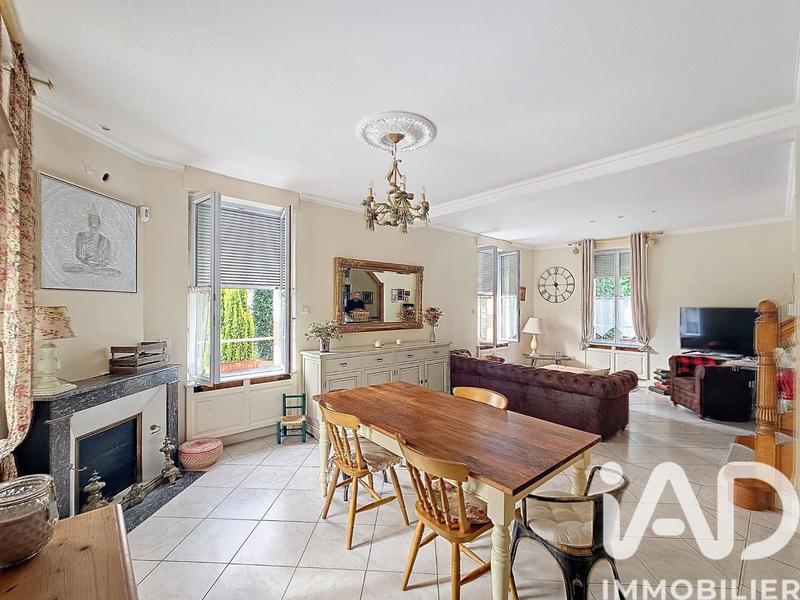 Maison - 158 m² - 8 pièces