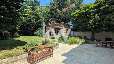 Maison - 257 m² - 10 pièces