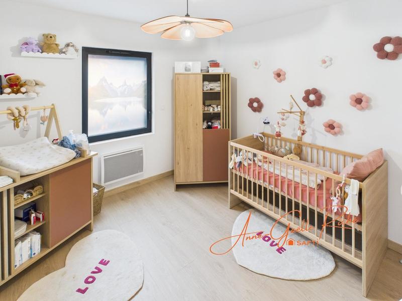 Maison - 210 m² - 6 pièces