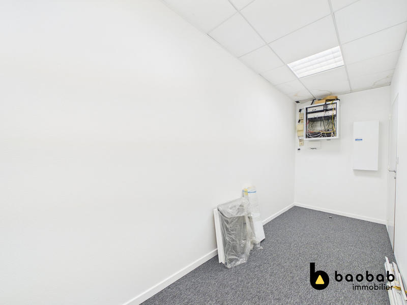 Bureau - 251 m²