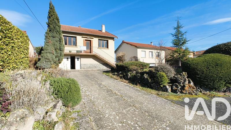 Maison - 96 m² - 4 pièces