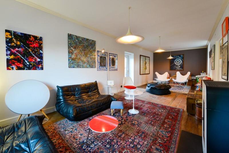 Maison - 297 m² - 11 pièces