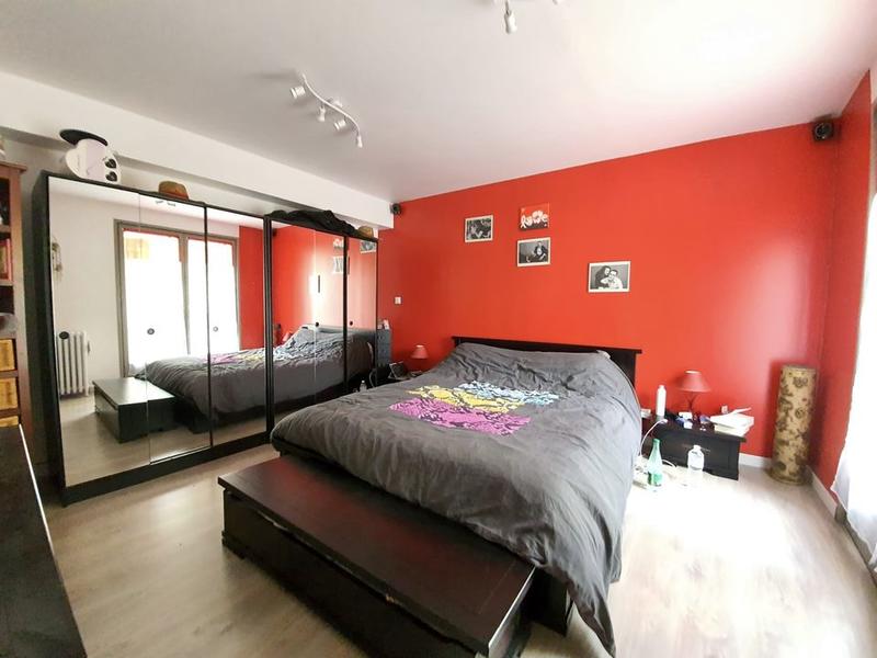 Maison - 230 m² - 7 pièces