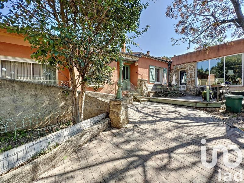 Maison - 300 m² - 13 pièces