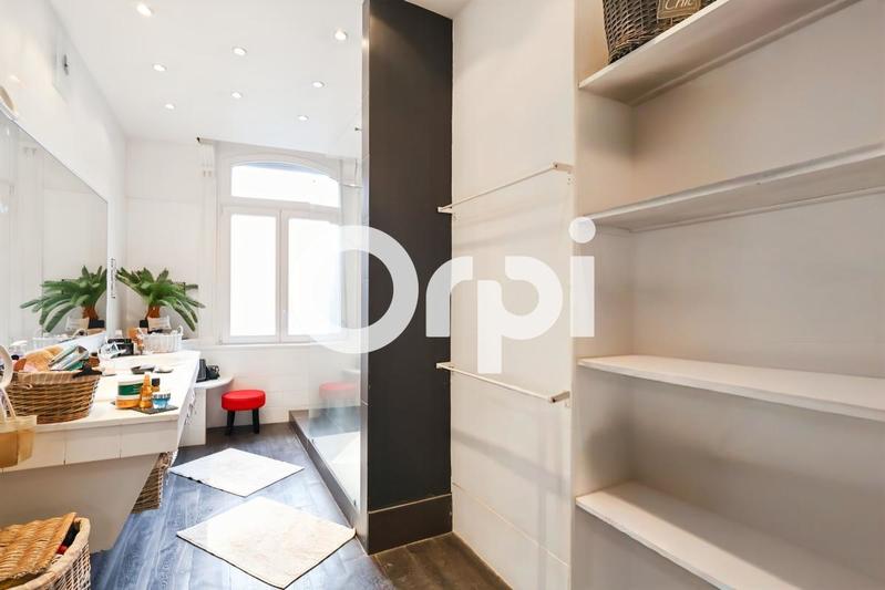 Maison de ville - 255 m² - 7 pièces