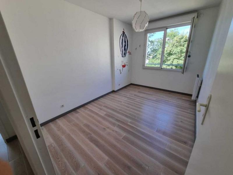 Appartement - 99 m² - 5 pièces