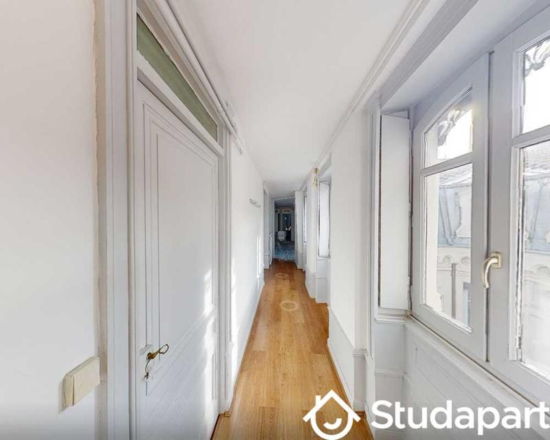 Chambre - 160 m² - 1 pièce