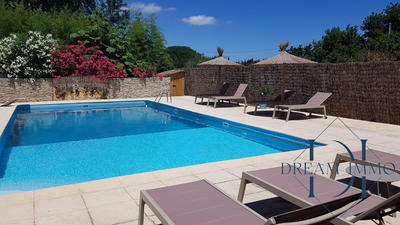 Mas - 405 m² - 17 pièces