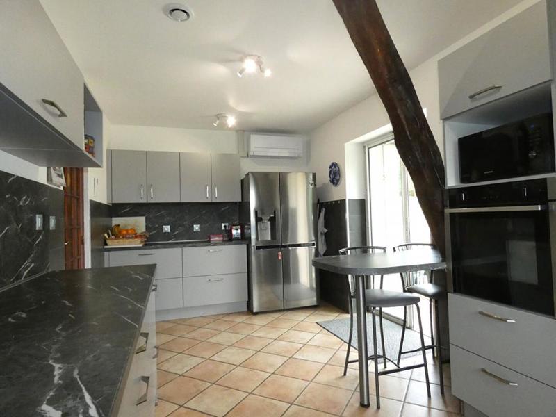 Maison - 288 m² - 11 pièces