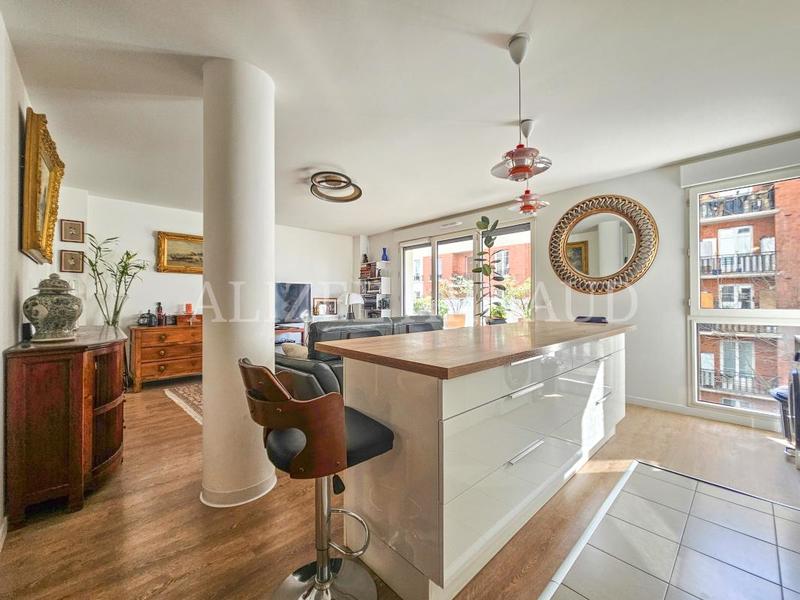 Appartement - 85 m² - 4 pièces