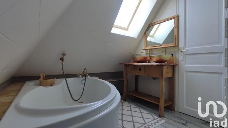 Maison - 230 m² - 13 pièces