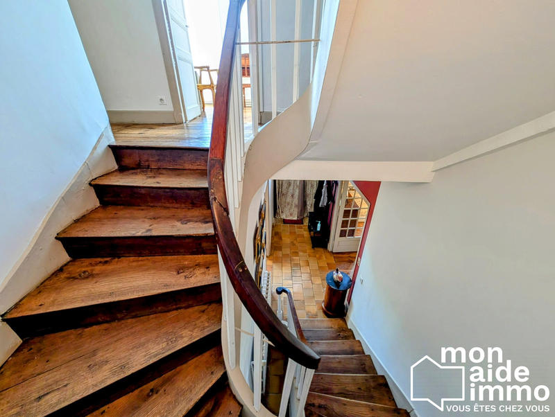 Maison - 176 m² - 8 pièces