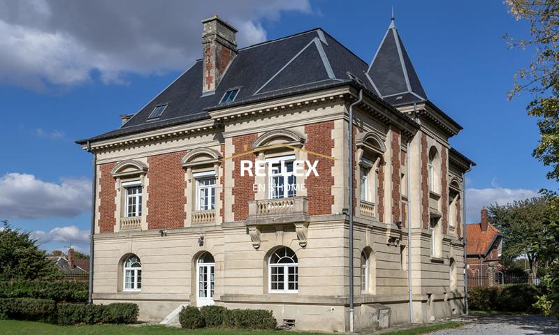 Maison - 317 m² - 12 pièces