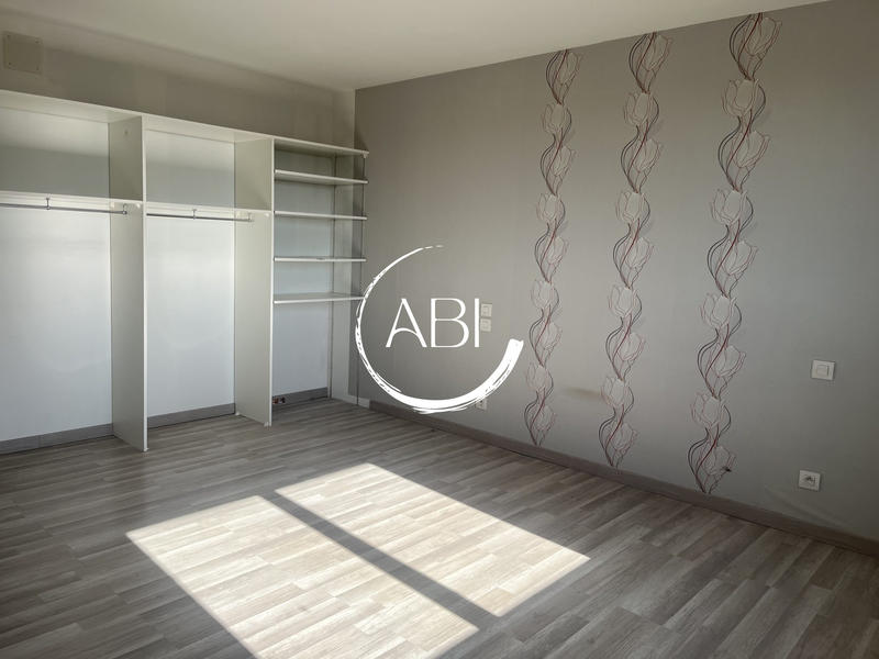 Maison - 212 m² - 7 pièces