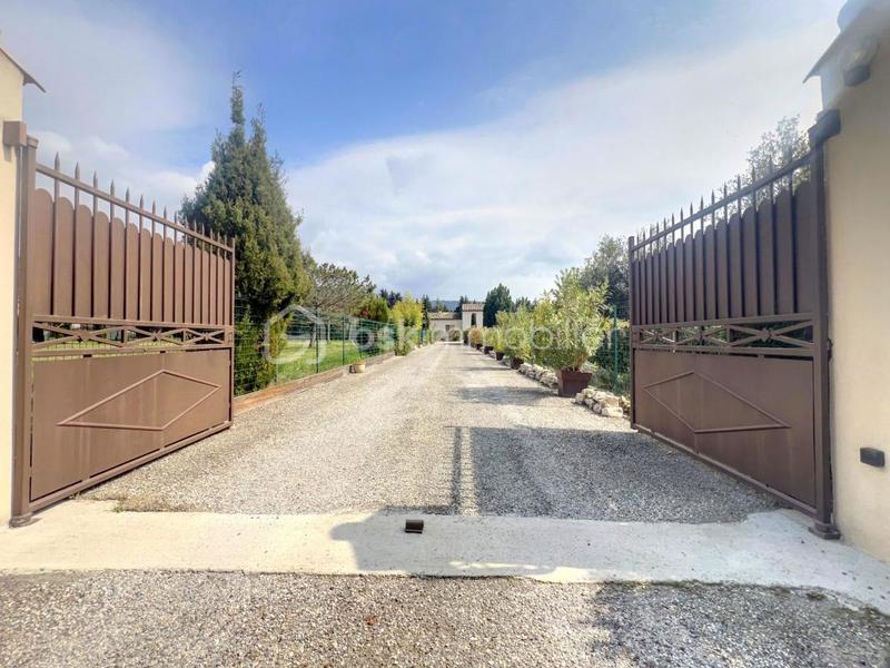 Propriété - 181 m² - 7 pièces