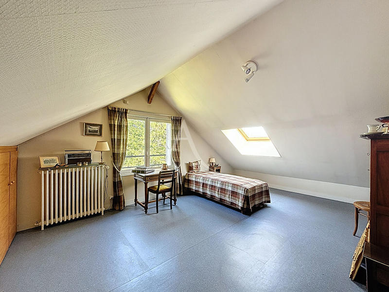 Maison - 180 m² - 7 pièces