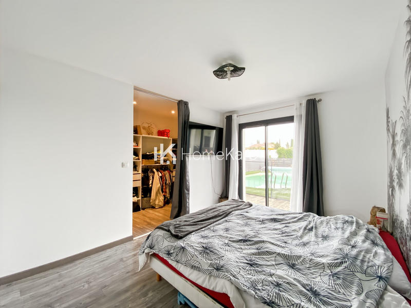 Maison - 275 m² - 8 pièces