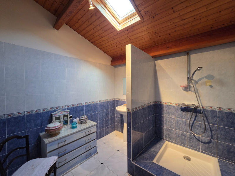 Maison - 221 m² - 8 pièces