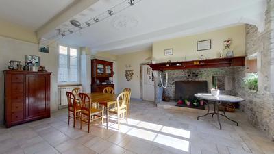 Propriété - 290 m² - 8 pièces