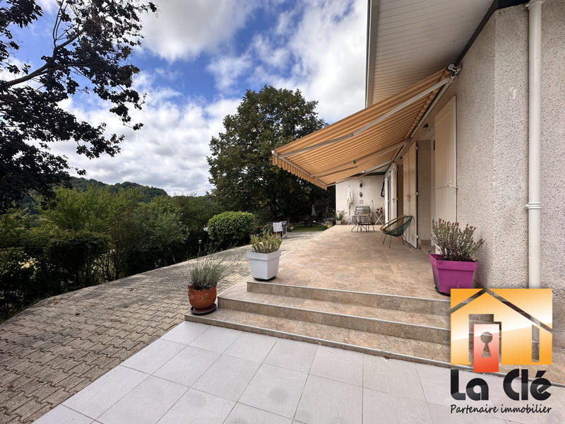 Maison - 200 m² - 6 pièces