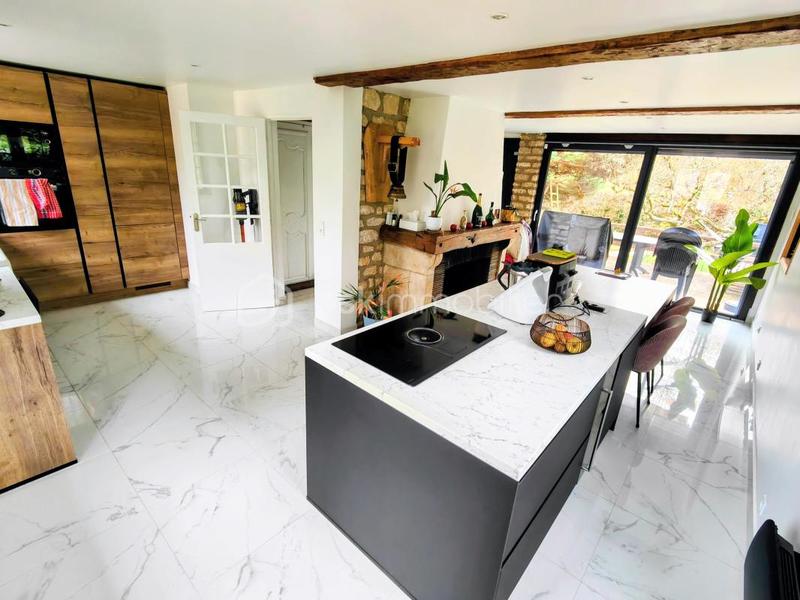 Maison - 224 m² - 14 pièces