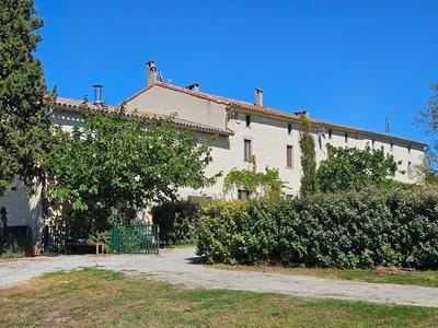 Maison - 575 m² - 30 pièces