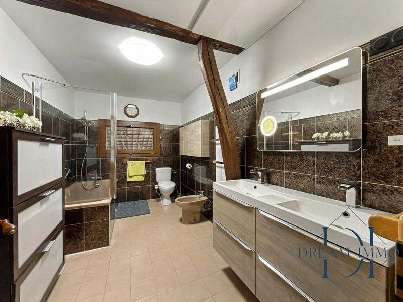 Maison - 166 m² - 6 pièces