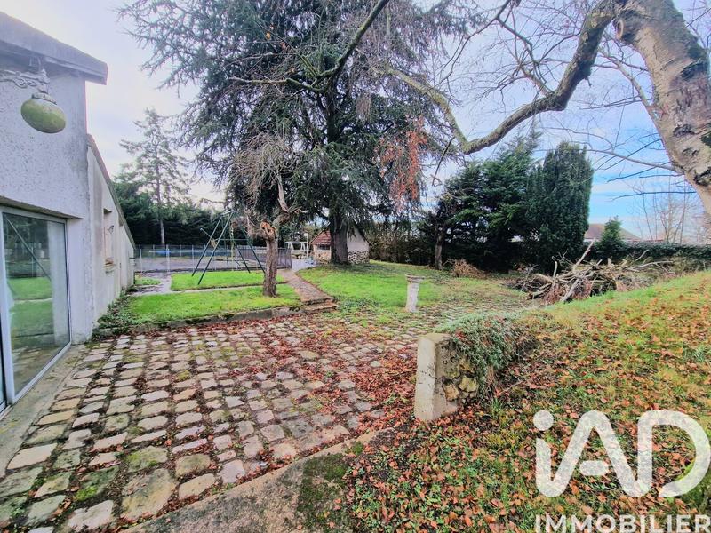 Maison - 230 m² - 8 pièces