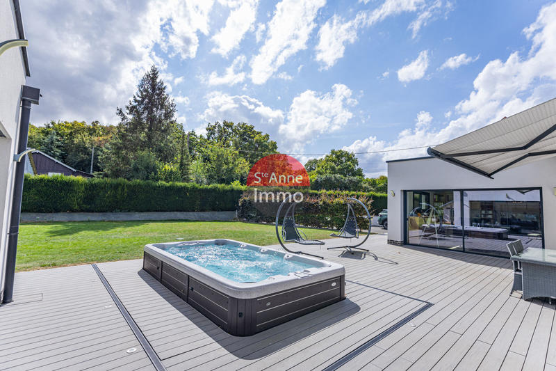 Maison - 290 m² - 6 pièces