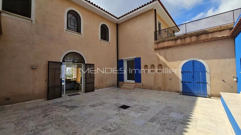 Villa - 430 m² - 8 pièces