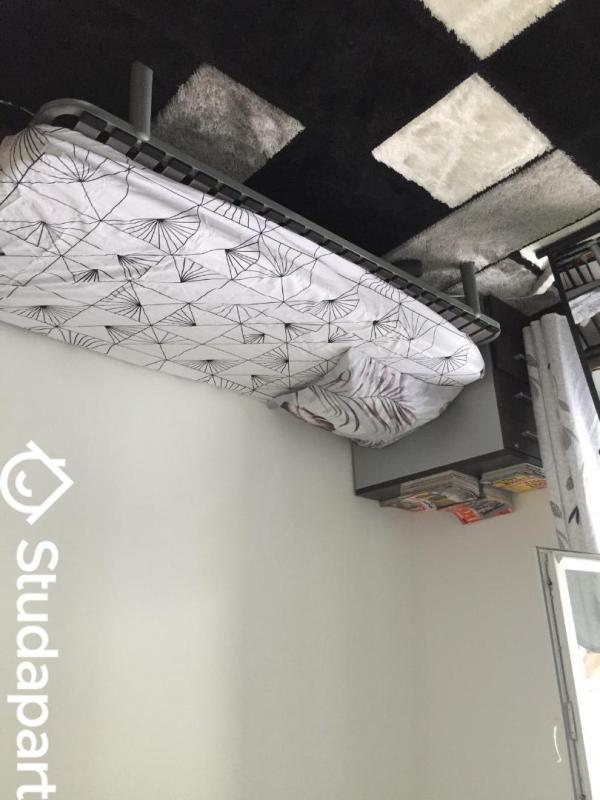 Chambre - 14 m² - 1 pièce