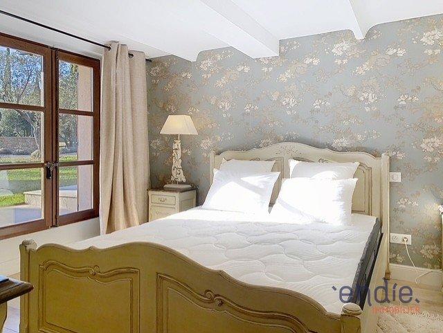 Maison - 258 m² - 7 pièces