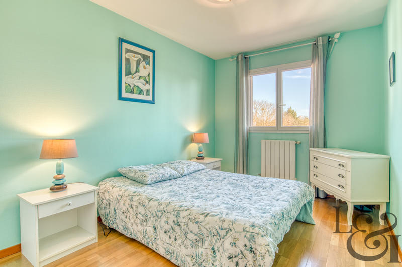 Maison - 188 m² - 9 pièces