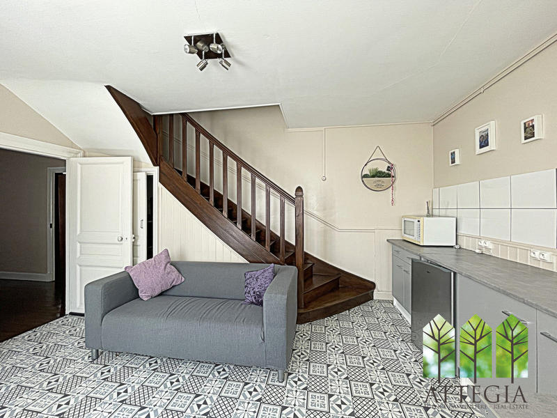 Maison - 165 m² - 8 pièces