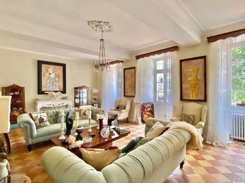 Château - 880 m² - 25 pièces