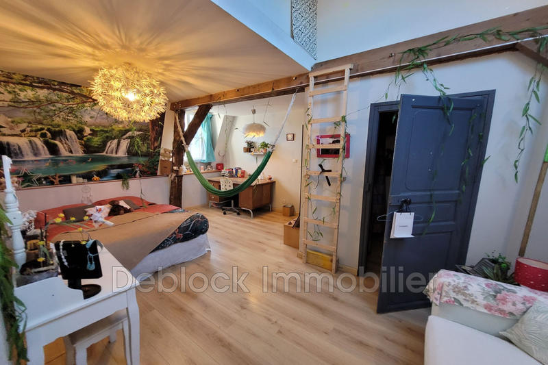 Maison - 360 m² - 9 pièces