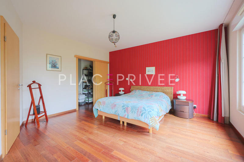 Maison - 200 m² - 8 pièces