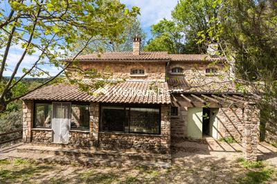 Maison - 204 m² - 8 pièces