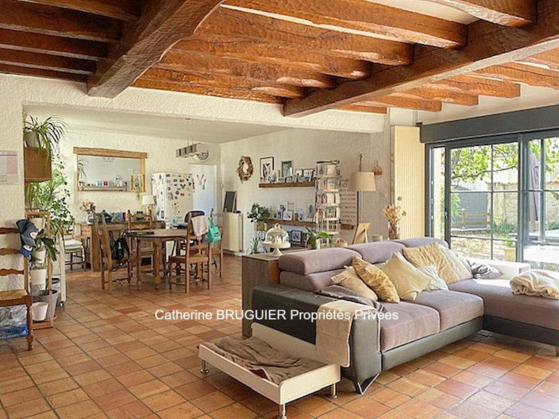 Maison - 225 m² - 10 pièces