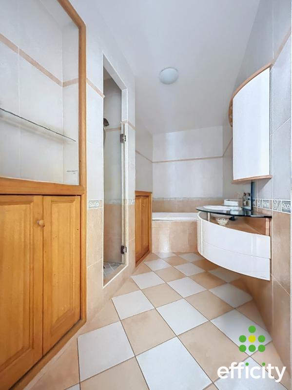 Appartement - 105 m² - 4 pièces